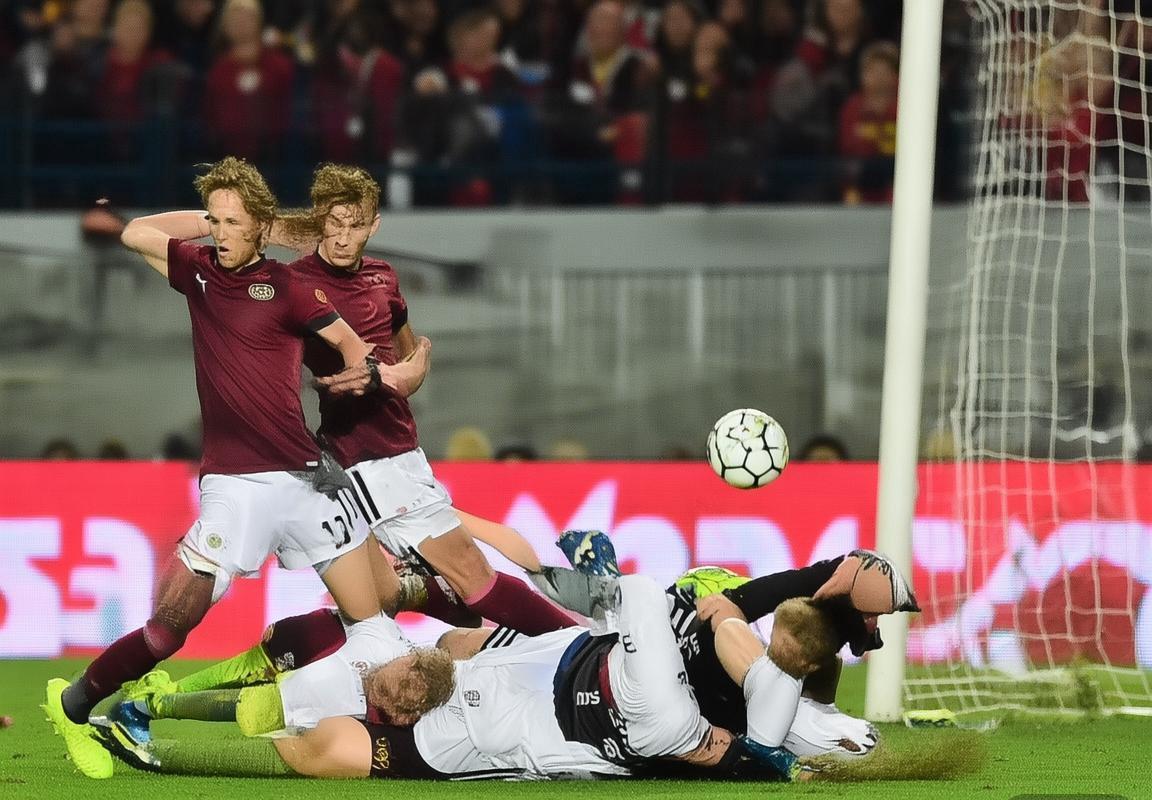 国冠杯罗马对日尔曼：精彩对决回顾与战术分析(图2)